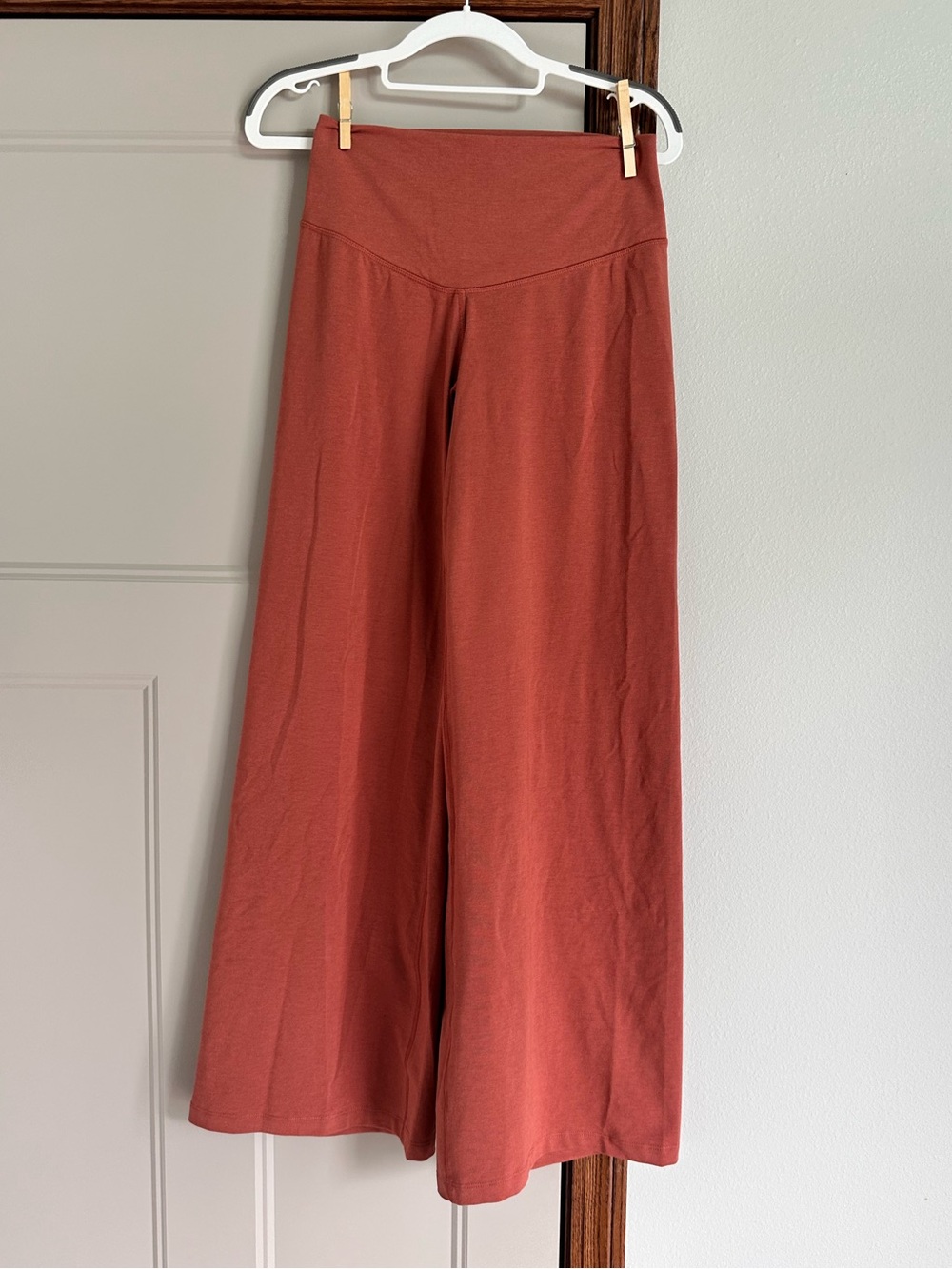 NWOT Old Navy Powerchill Extra High Rise Wide Leg Pants Apple Cinnamon Women XS
